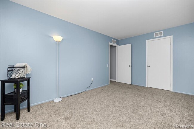 Building Photo - 2917 Rockford