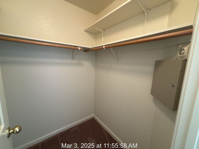 Building Photo - $400 MOVE IN BONUS! Fantastic 3 Bed, 2 Bat...