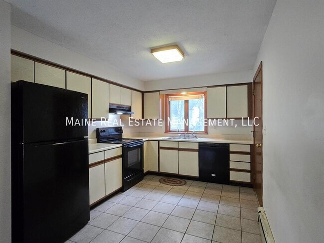 Primary Photo - 7 Hartley St