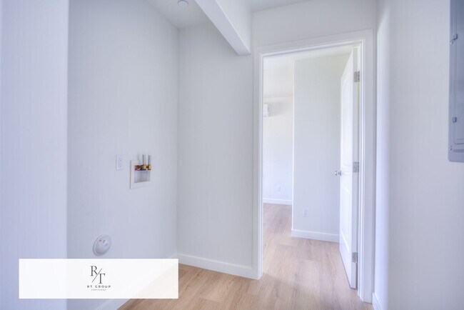 Building Photo - 2 Bed | 2 Bath | Alhambra School District