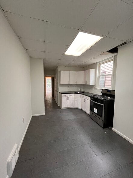 Building Photo - 346 Armstrong Ave