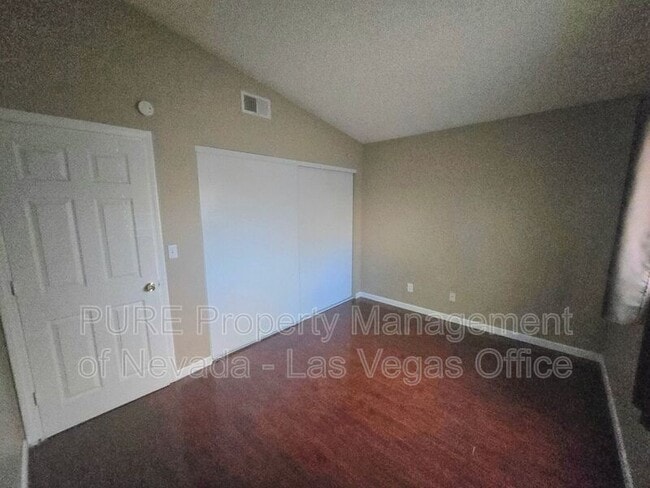 Building Photo - 4270 Rollingstone Dr