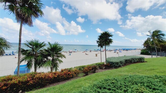 Building Photo - 19333 Collins Ave