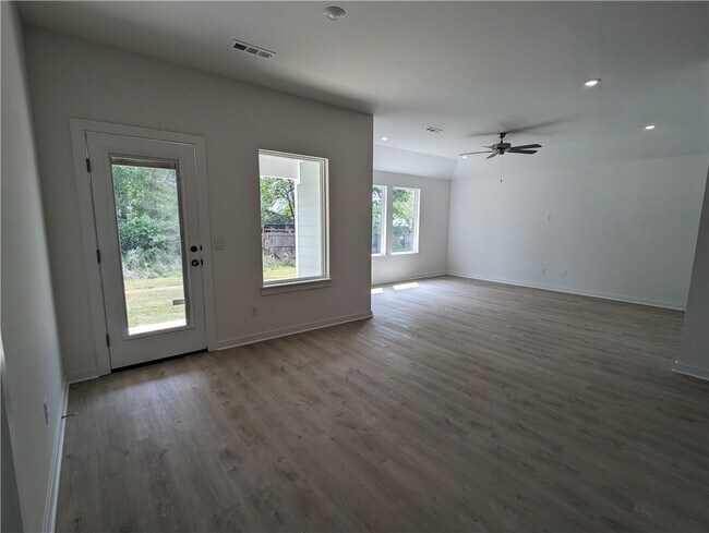 Building Photo - 2734 N Snowball Dr