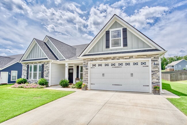 Building Photo - Beautiful home in Greer