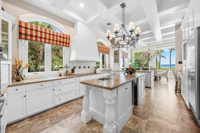 Building Photo - 2525 S Ocean Blvd