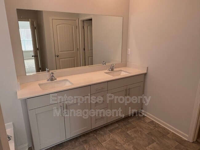 Building Photo - 55 Burr Oak Cv