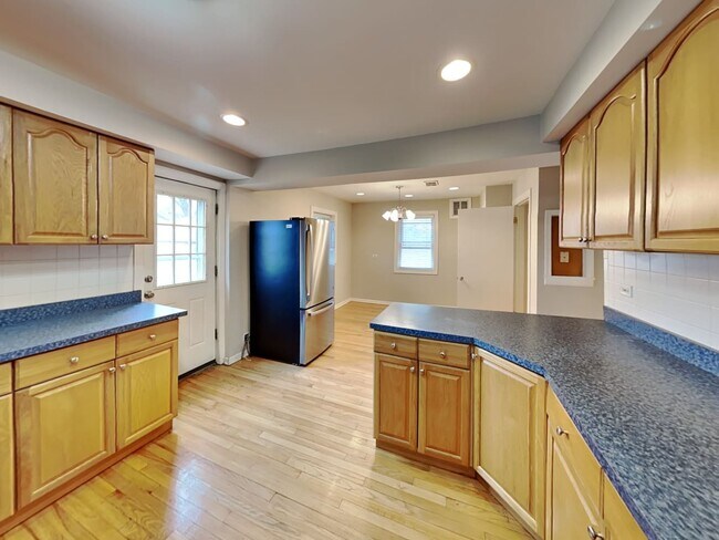 Building Photo - 2329 N 77th Ct