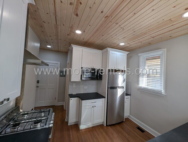 Building Photo - 79 W Fifth Ave