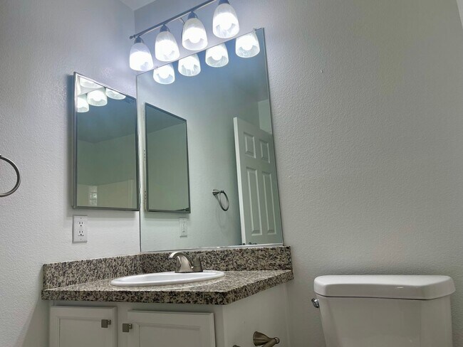 Building Photo - Fully Remodeled 3 bedroom Stallion Mountai...