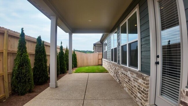 Building Photo - 5698 Ardsley Dr E