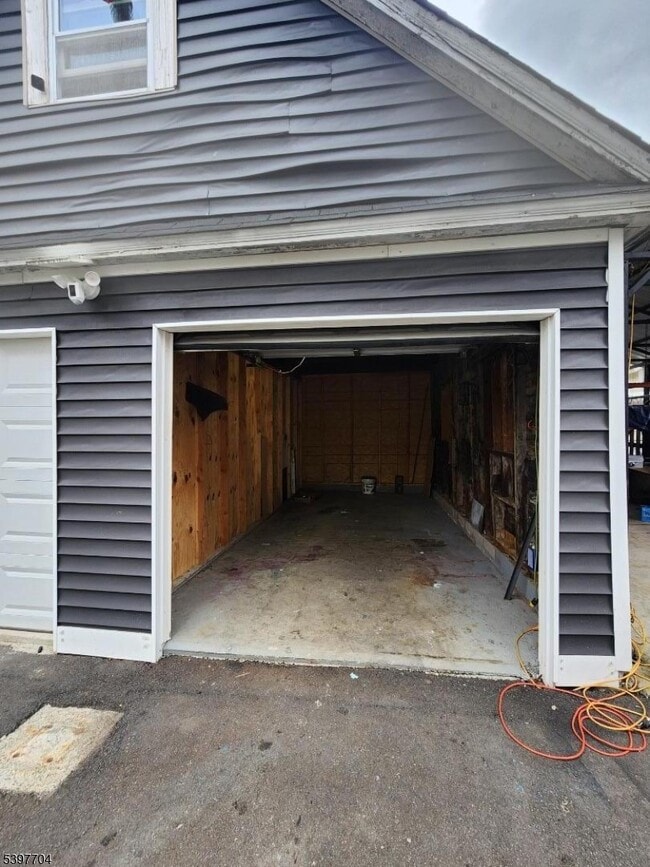 Building Photo - 30 E 15th St