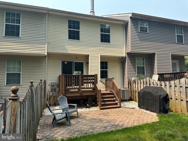 Building Photo - 103 Staunton Ct