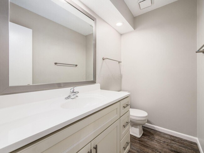 Building Photo - 7754 Deercrest Ct