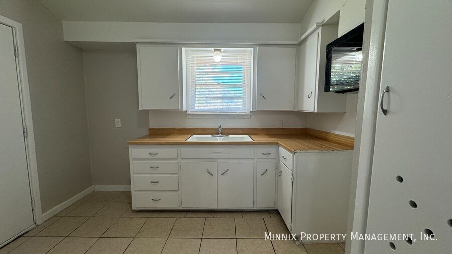 Building Photo - 3816 44th St