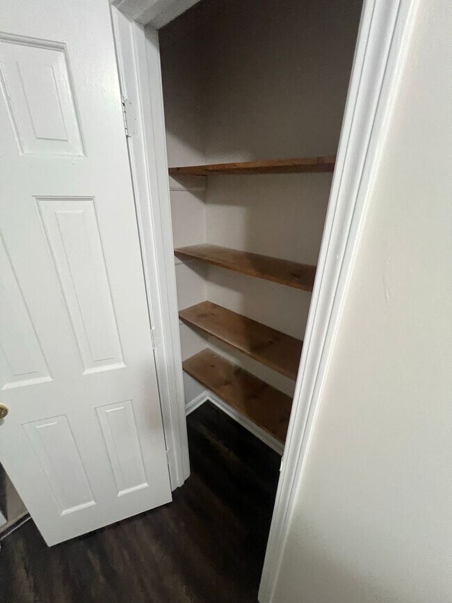 Building Photo - 394-396 Dixie Court