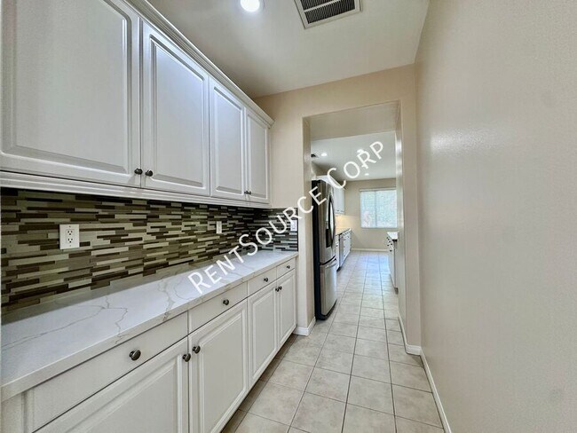 Building Photo - 16339 Mountain Ln