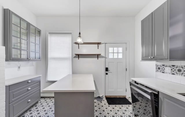 Kitchen w. Island - 13 2nd Ave