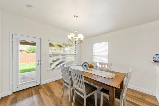 Building Photo - 1514 Greenbrier Dr