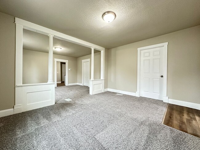 Building Photo - 2 Bedroom Fully Remodeled Home Ogden Iowa