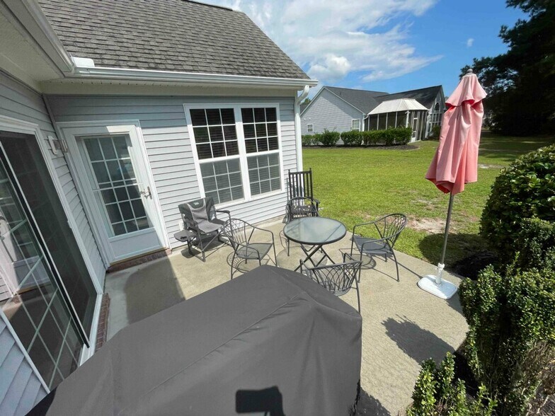 Building Photo - 702 Troon Ct SW
