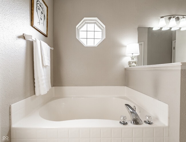 Building Photo - 10513 Blue Springs Ln