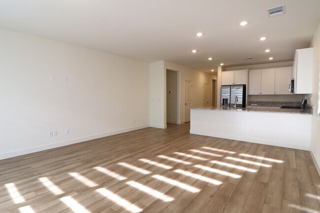 Building Photo - 6862 Ronaldinho Dr