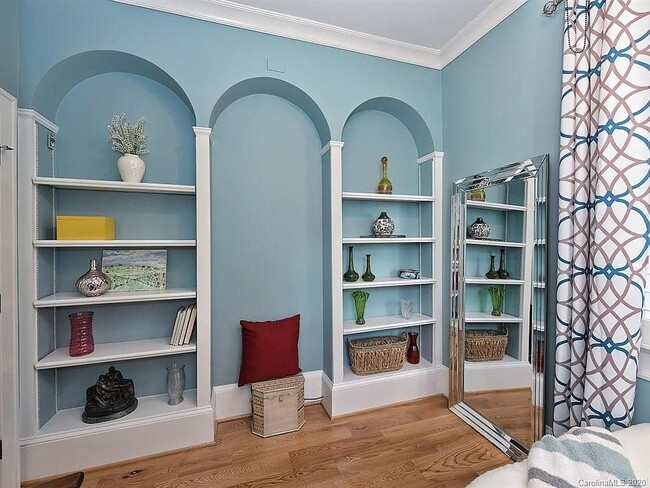 Building Photo - 2501 Roswell Ave