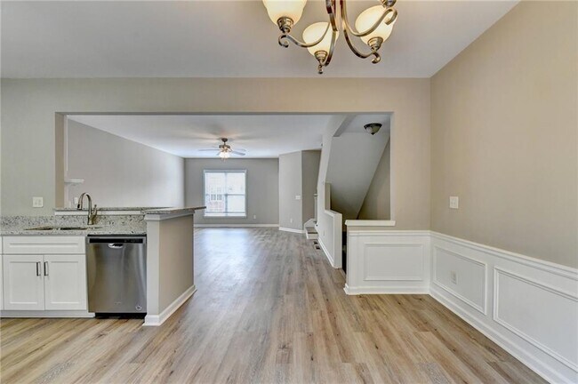 Building Photo - 4005 Edgecomb Dr