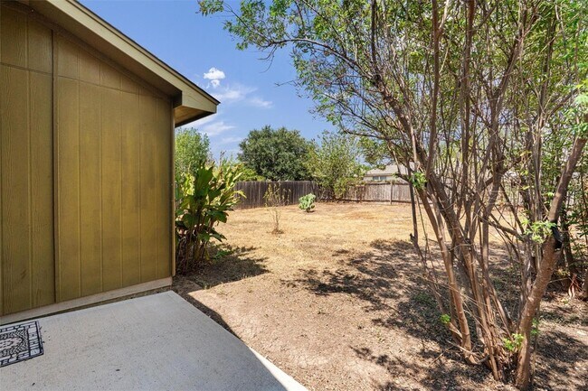 Building Photo - 15012 Parrish Ln