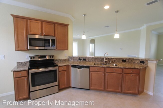 Building Photo - 4 br, 3 bath House - 14791 Cranberry Ct.