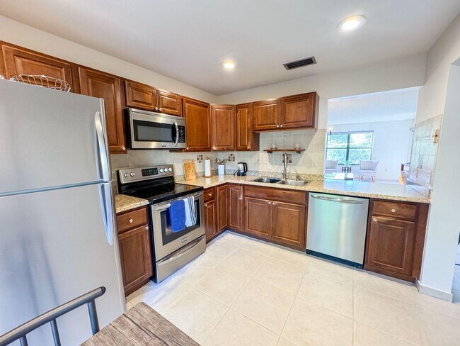 Building Photo - 13035 Albright Ct