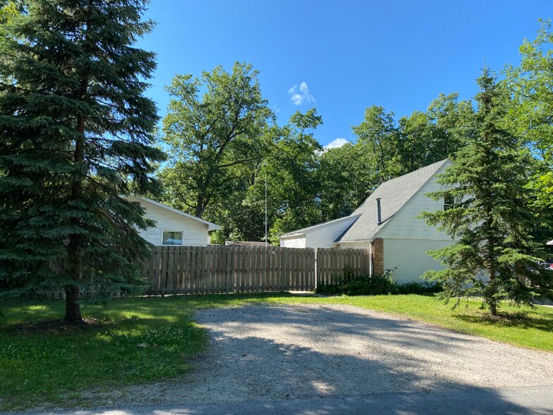 Primary Photo - 944 Juniper St