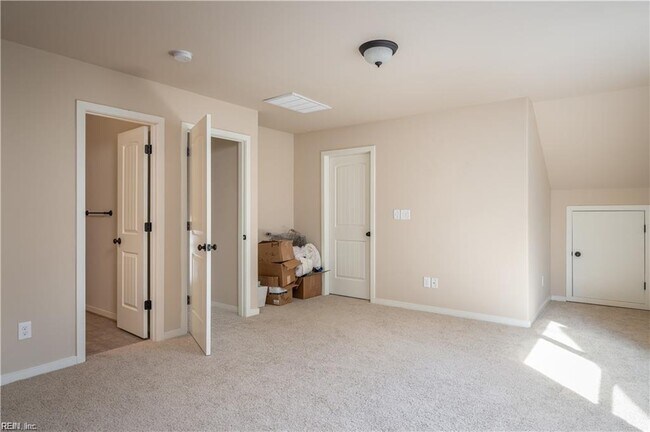 Building Photo - 225 Floridays Way