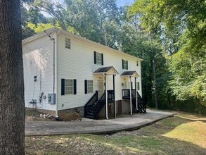 Building Photo - 4bedroom with Master on the Main!