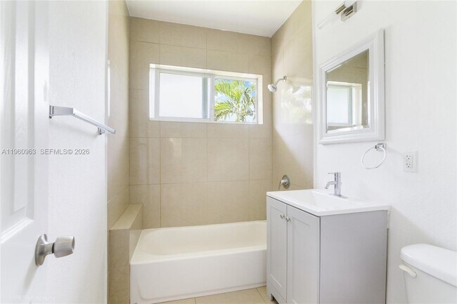 Building Photo - 1050 98th St