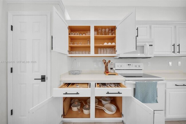 Building Photo - 8864 Ventura Way