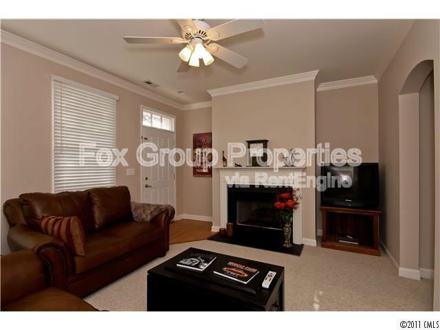 Building Photo - 12129 Memory Ln