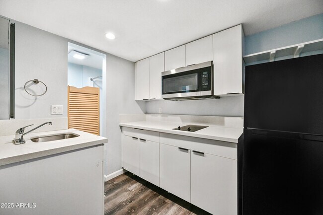 Building Photo - 3025 N 32nd St