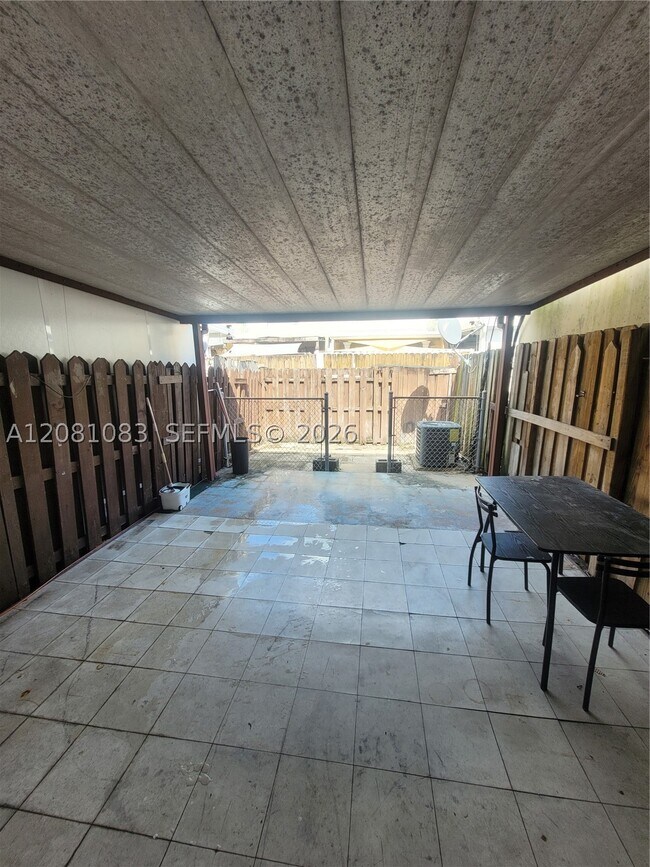 Building Photo - 3973 W 9th Ln