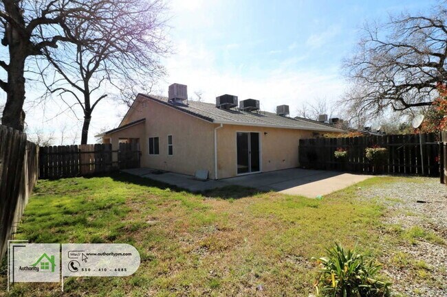 Building Photo - 3769 Main St