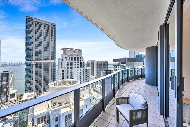 Building Photo - 1000 Brickell Plaza