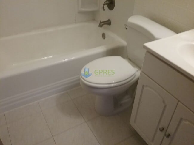 Building Photo - House for rent in the heart of Oakmont