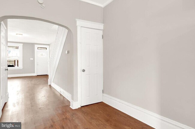 Building Photo - 5 Bedroom in Uptown Hbg - Section 8 accepted.