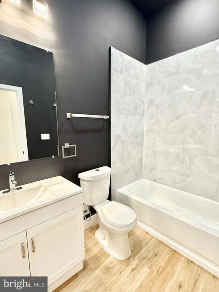 Building Photo - 151 N York St