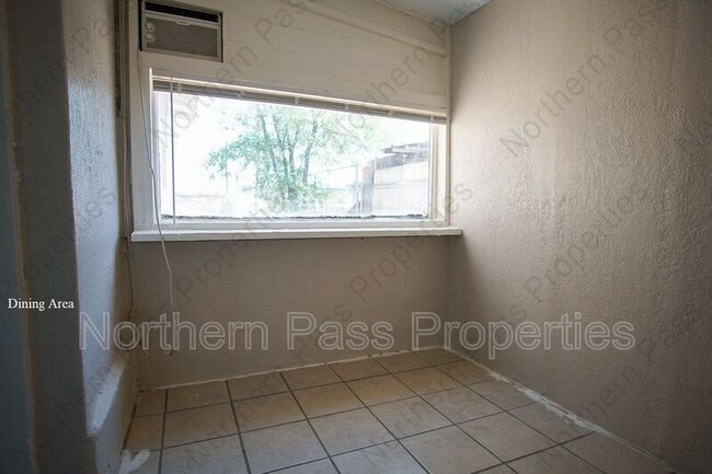 Building Photo - 7600 Franklin Dr