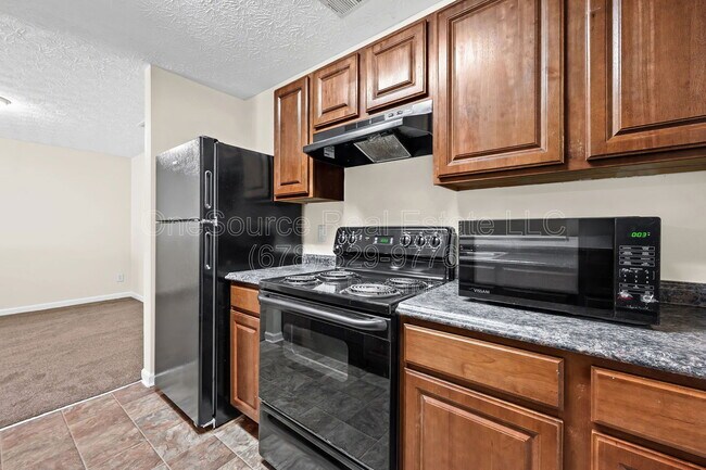 Building Photo - 1202 Fairington Club Dr