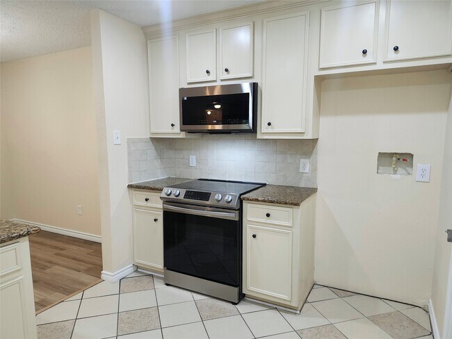 Building Photo - 322 Windward