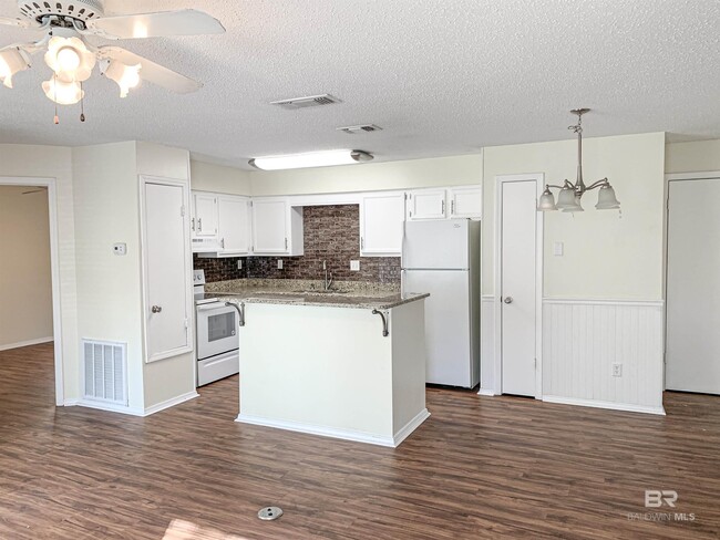 Building Photo - 5608 Cottage Hill Rd