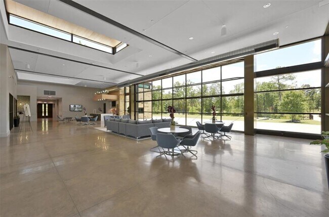 Building Photo - 311 Fanpalm Ct